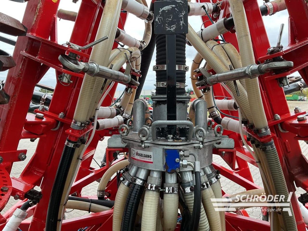 Gülleselbstfahrer of the type Evers STRIP TILL | GARANNO BI-GPS 8 R62, Gebrauchtmaschine in Wildeshausen (Picture 22)